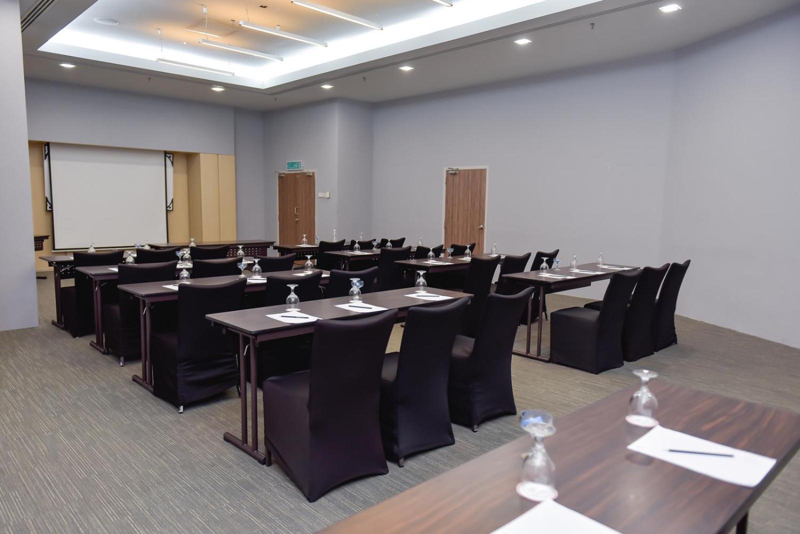 Premiere Hotel - Complimentary Shuttle To Klang Wholesale Market Exteriör bild