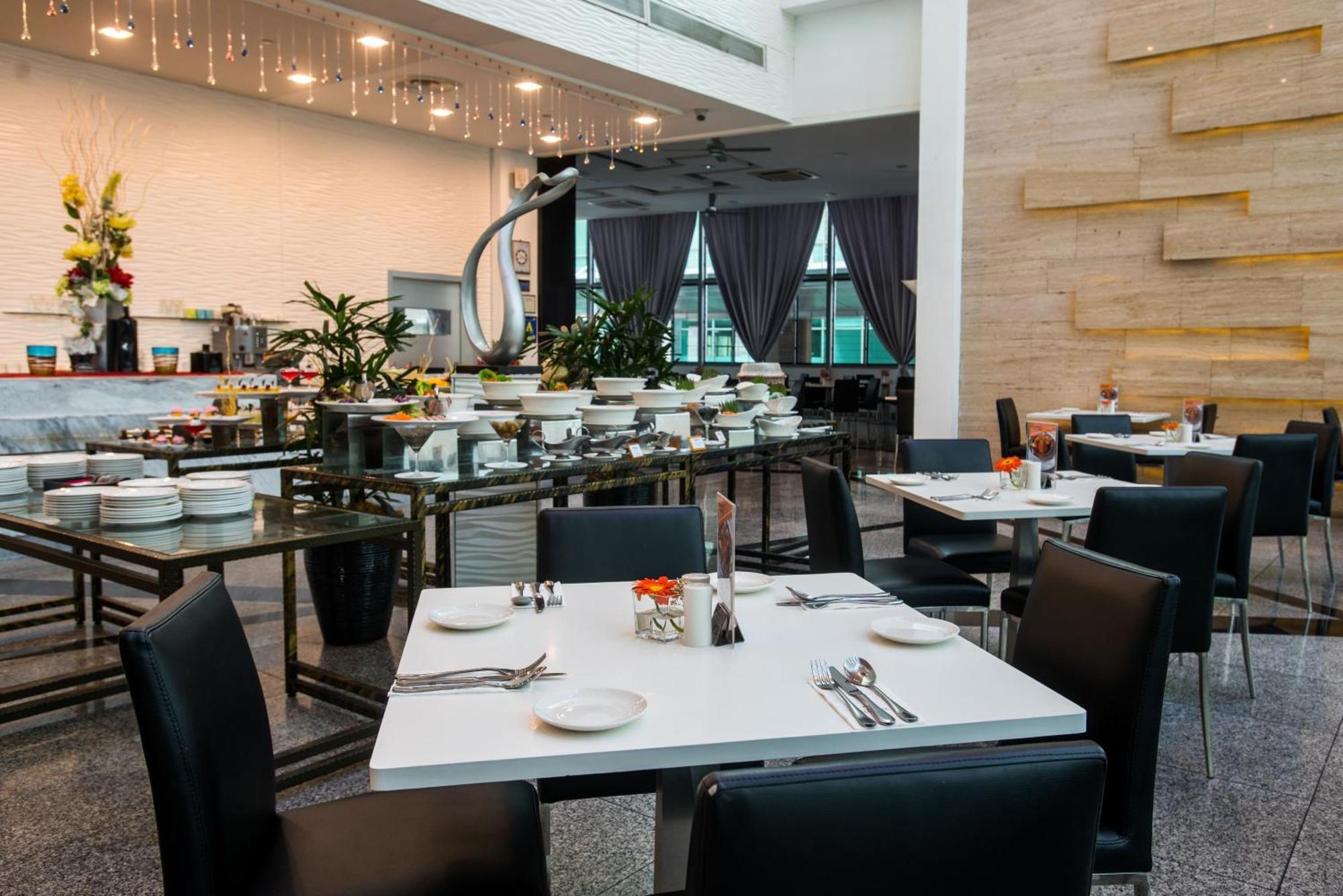 Premiere Hotel - Complimentary Shuttle To Klang Wholesale Market Exteriör bild